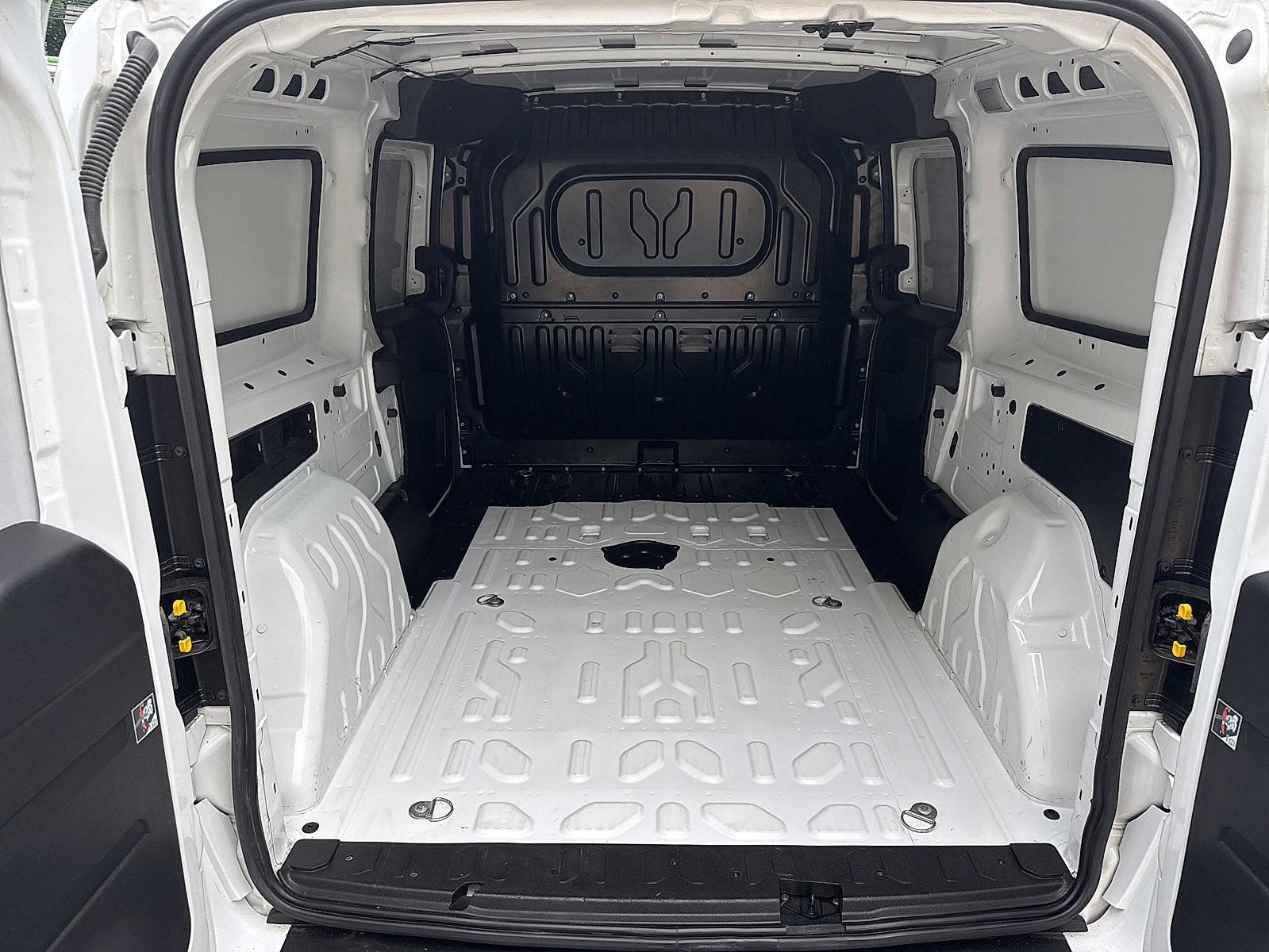Used 2022 RAM ProMaster City Tradesman FWD image 21