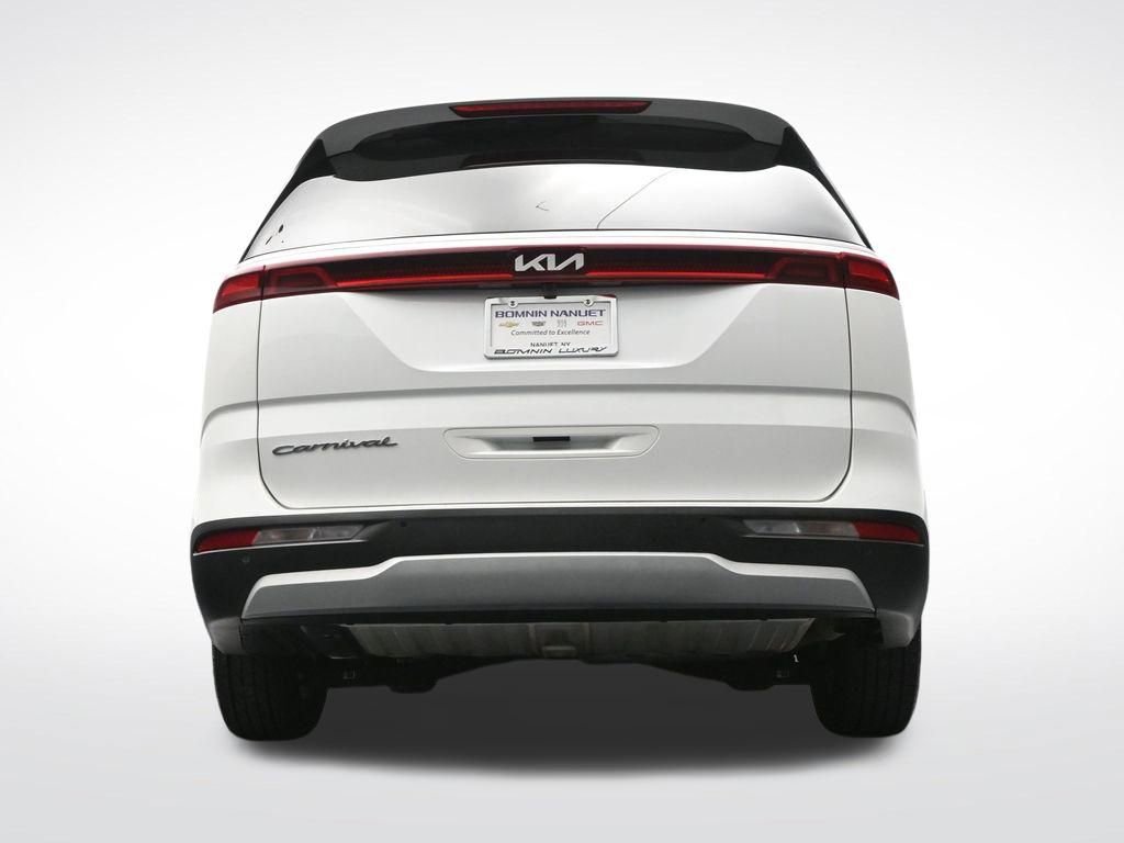 Used 2022 Kia Carnival LX FWD image 28