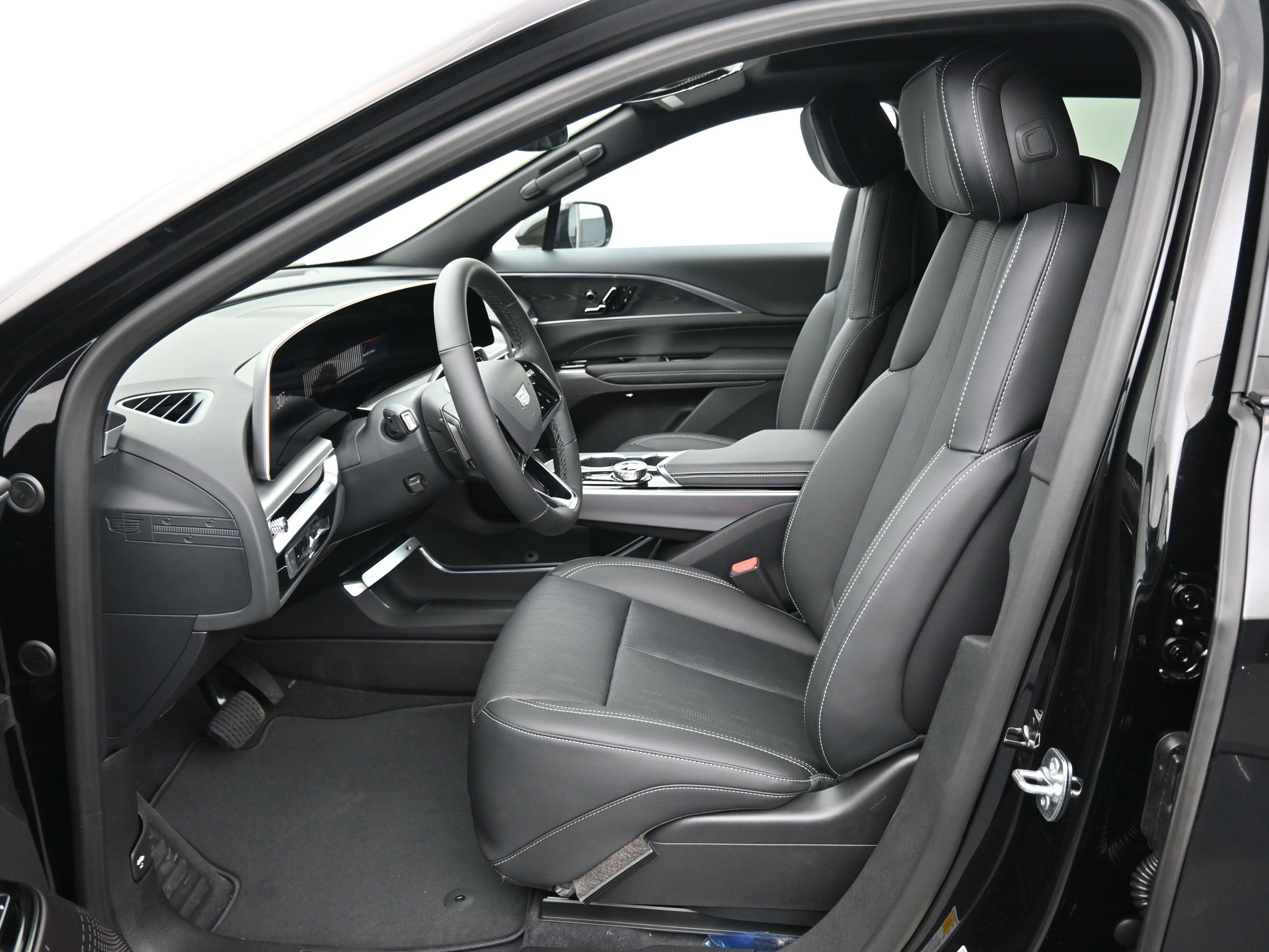 New 2025 Cadillac Lyriq Sport w/ LPO, Floor Liner Package image 11