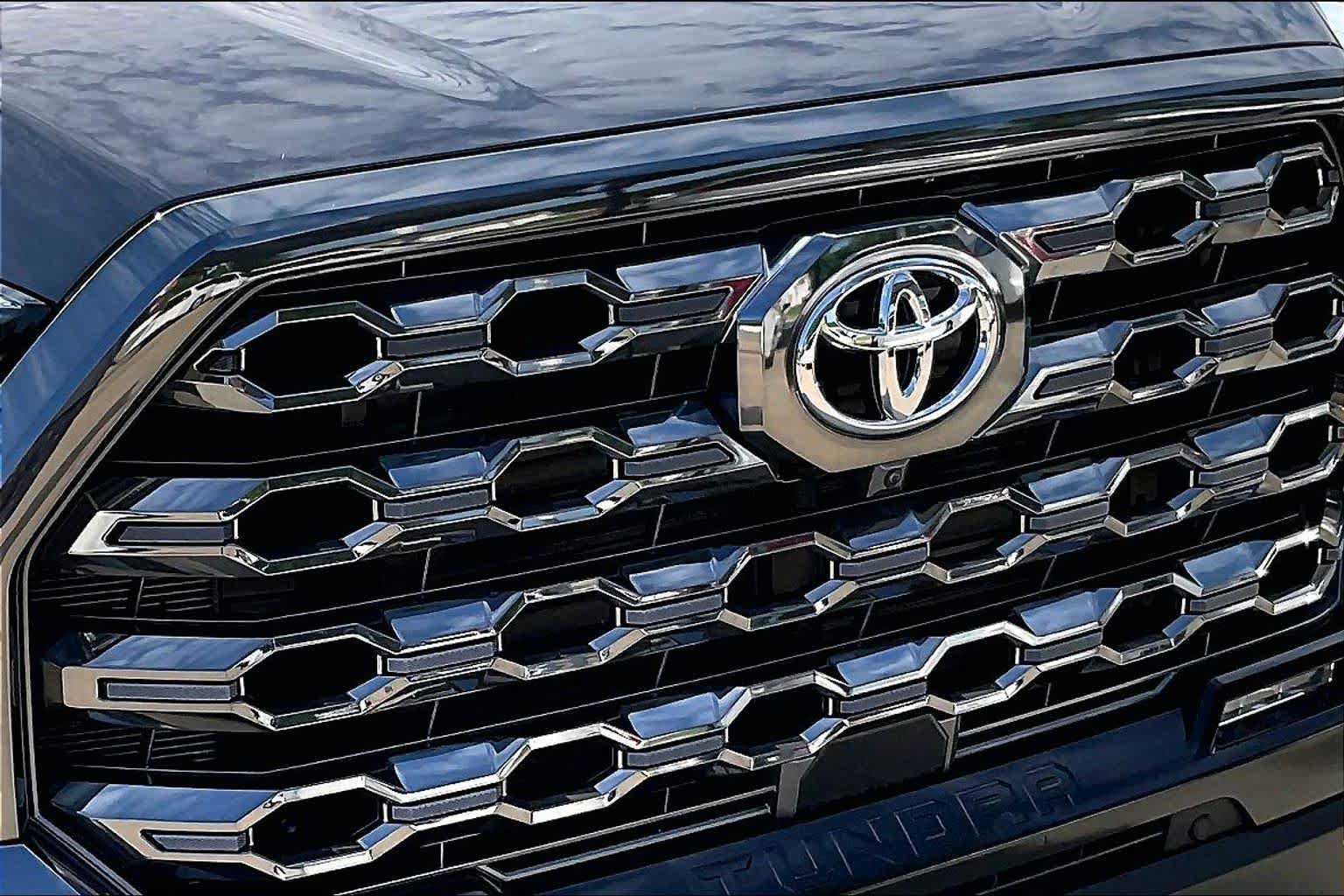 Used 2025 Toyota Tundra Platinum AWD/4WD image 29