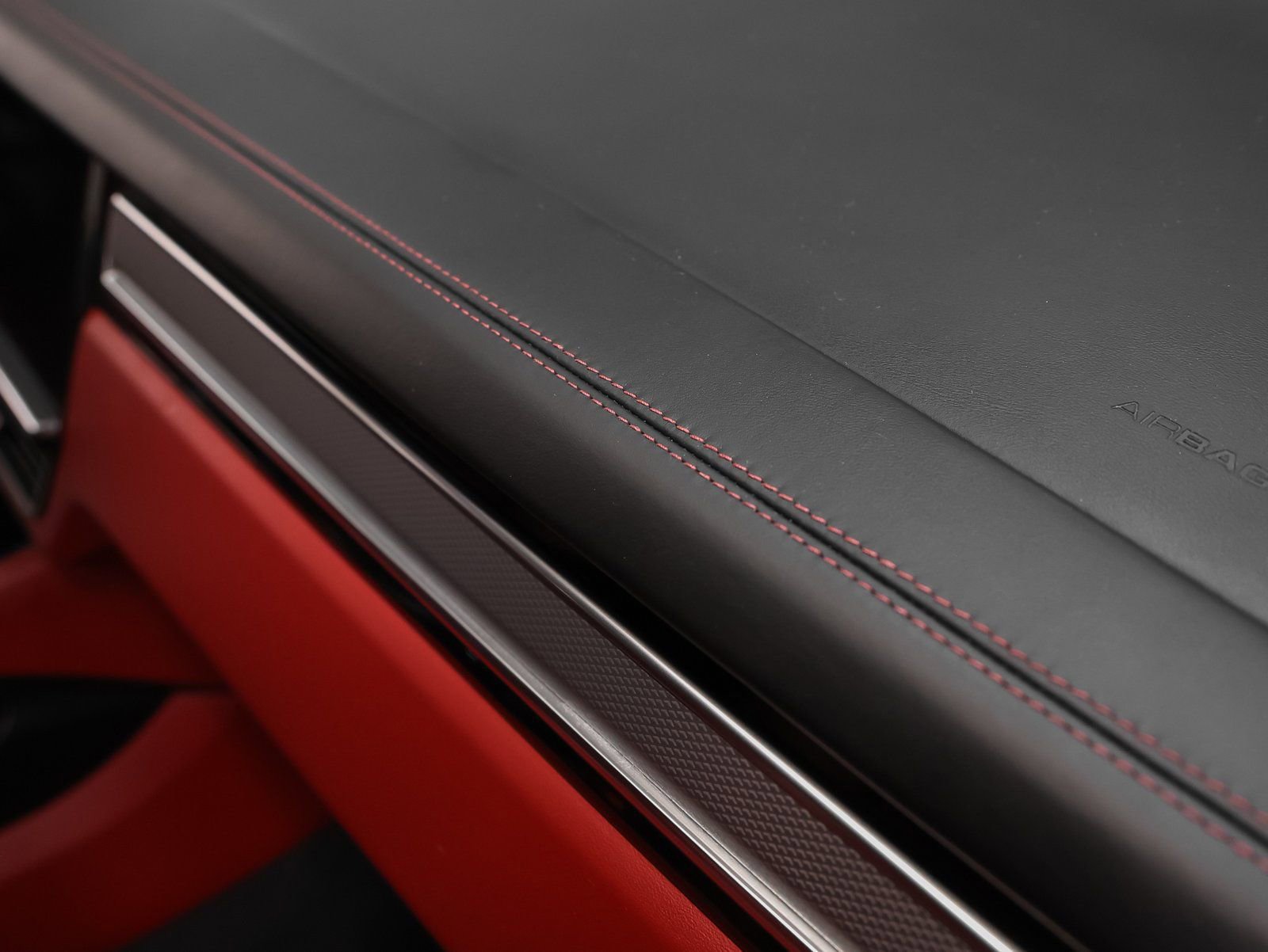 Used 2022 Porsche Cayenne Platinum Edition image 24