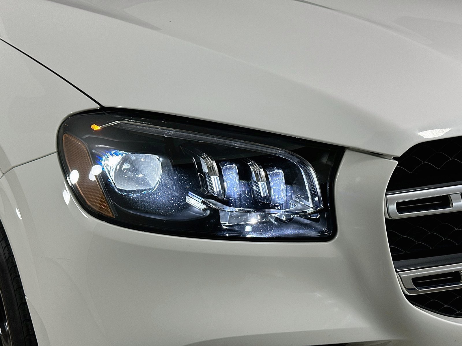 Used 2022 Mercedes-Benz GLS 450 4MATIC image 9