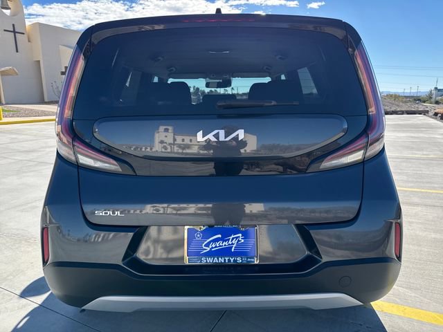 Used 2023 Kia Soul LX w/ LX Technology Package FWD image 4