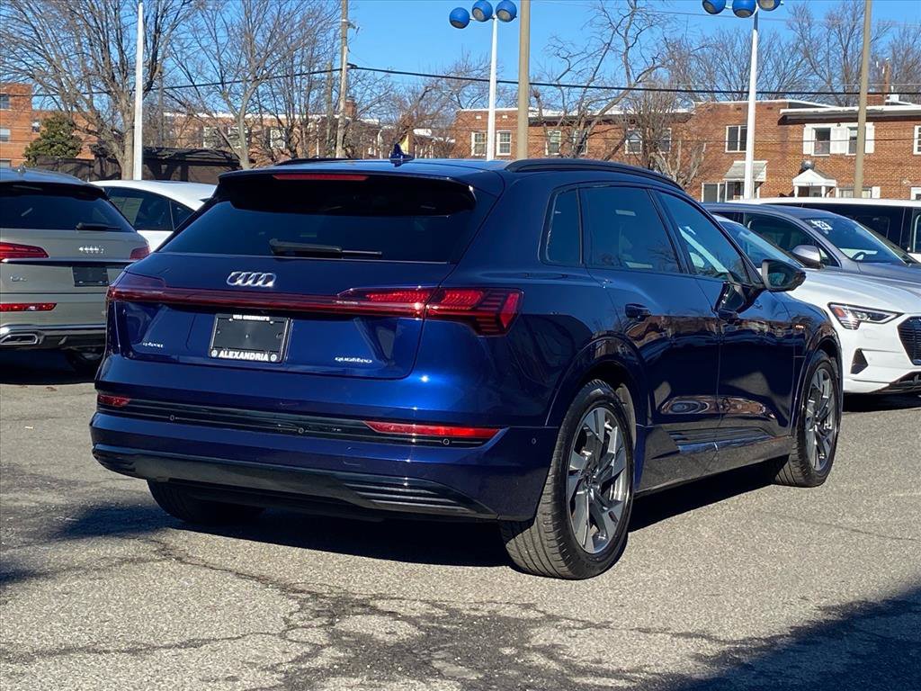 Used 2022 Audi e-tron Premium image 3