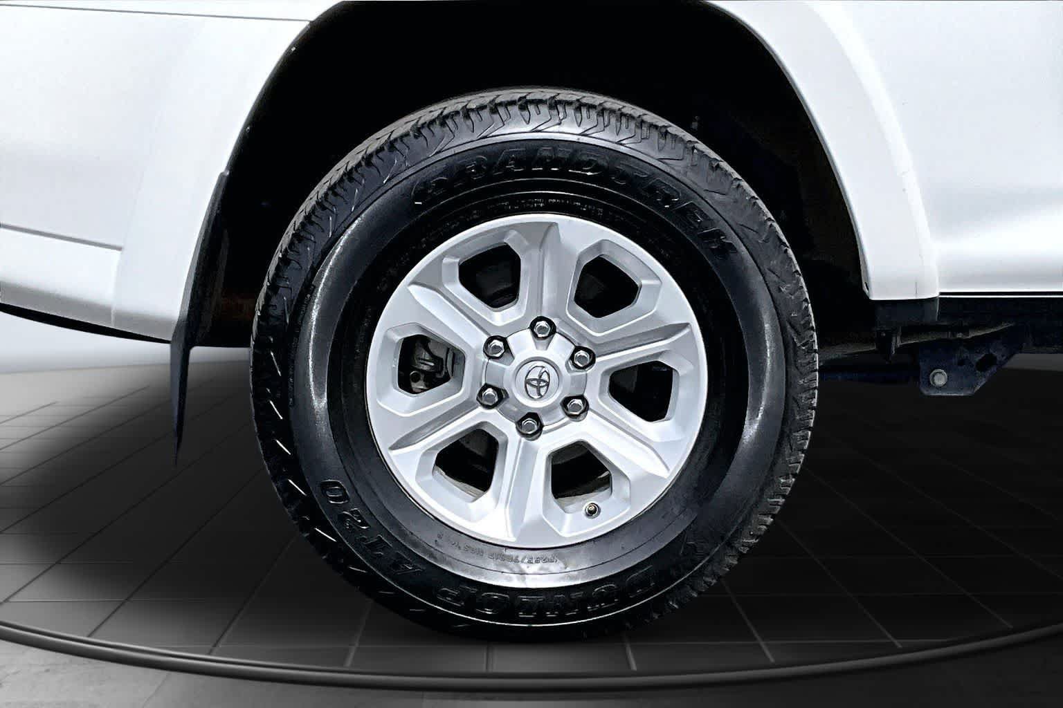 Used 2024 Toyota 4Runner SR5 Premium w/ Moonroof Package AWD/4WD image 36