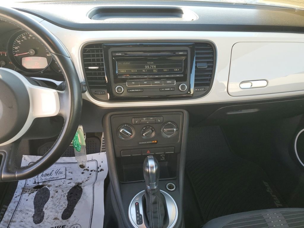 Used 2012 Volkswagen Beetle 2.0T image 12