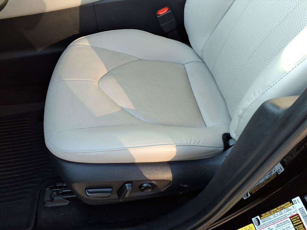 Used 2024 Toyota Grand Highlander AWD image 24