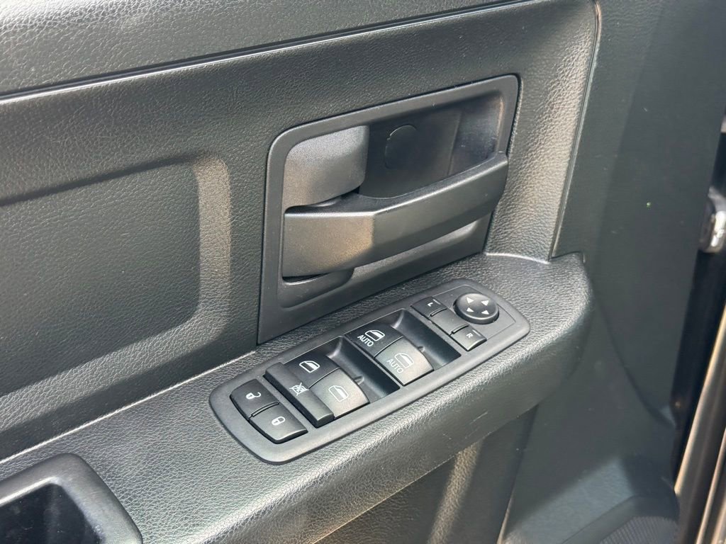 Used 2018 RAM 1500 Express w/ Express Value Package AWD/4WD image 12