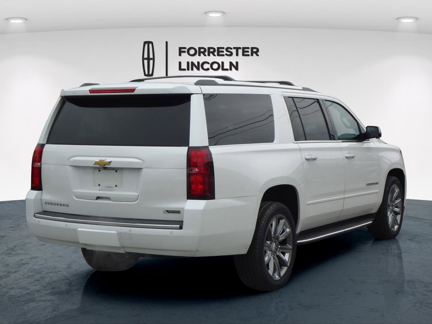 Used 2017 Chevrolet Suburban Premier image 3