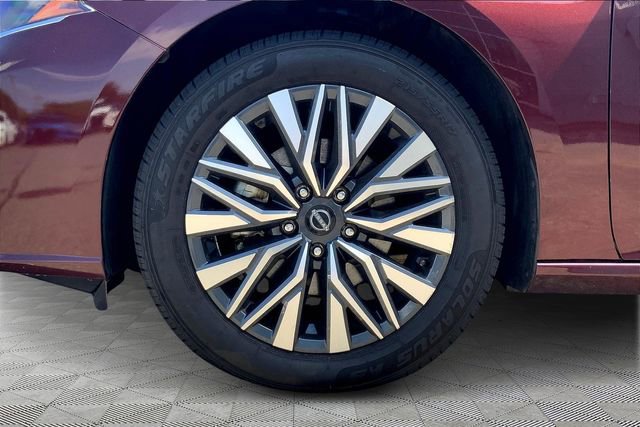 Used 2024 Nissan Altima 2.5 SV image 21