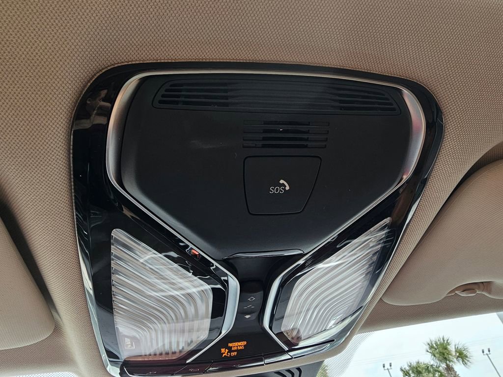 Used 2022 BMW X7 xDrive40i w/ Premium Package image 35