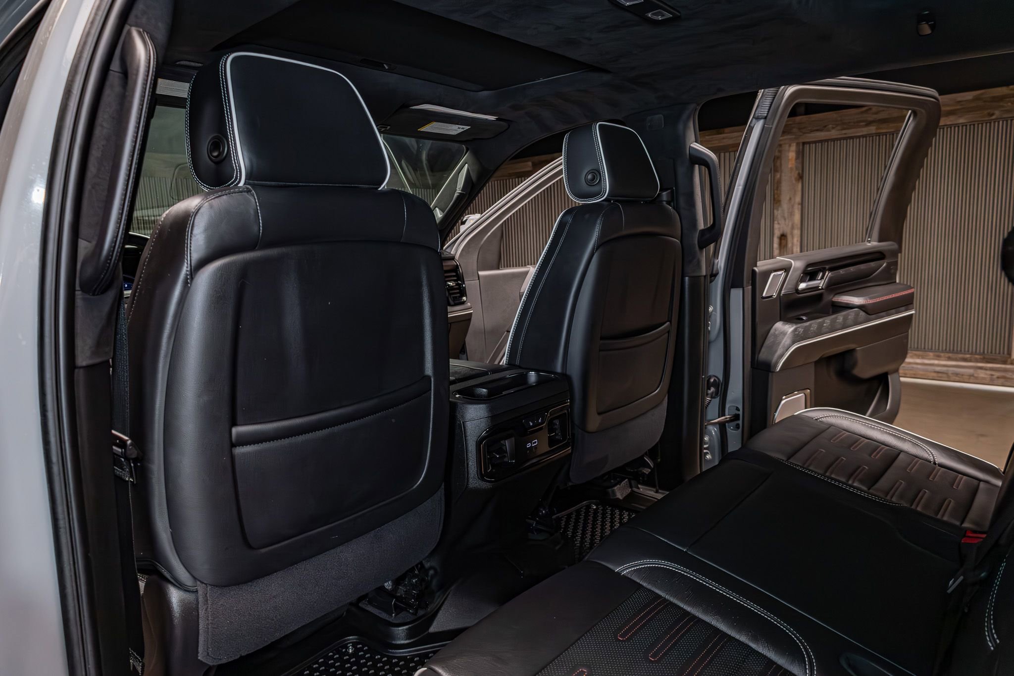 Used 2025 GMC Sierra 2500 AT4X image 26