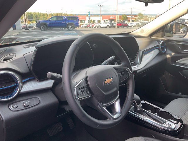 Used 2024 Chevrolet Trax LT w/ Driver Confidence Package FWD image 4
