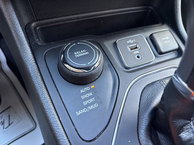 Used 2022 Jeep Cherokee Latitude Lux image 22