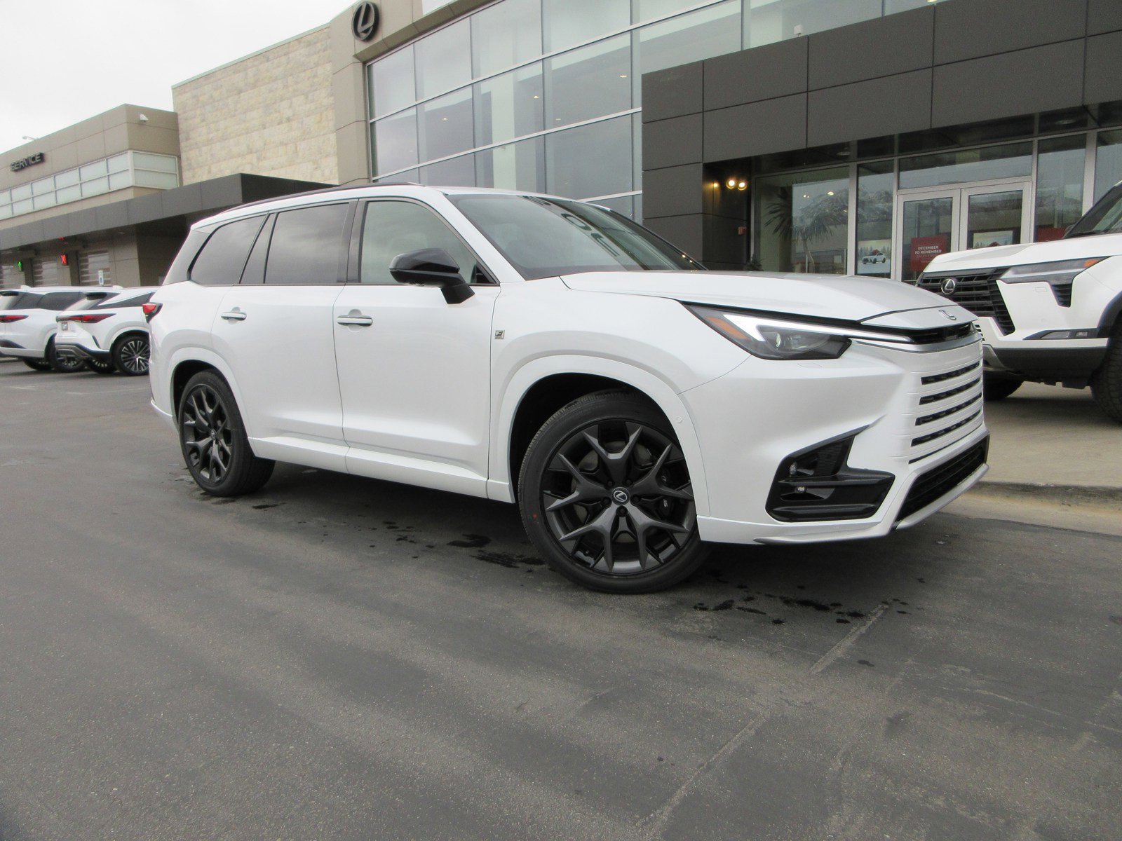 New 2026 Lexus TX 500h AWD image 14