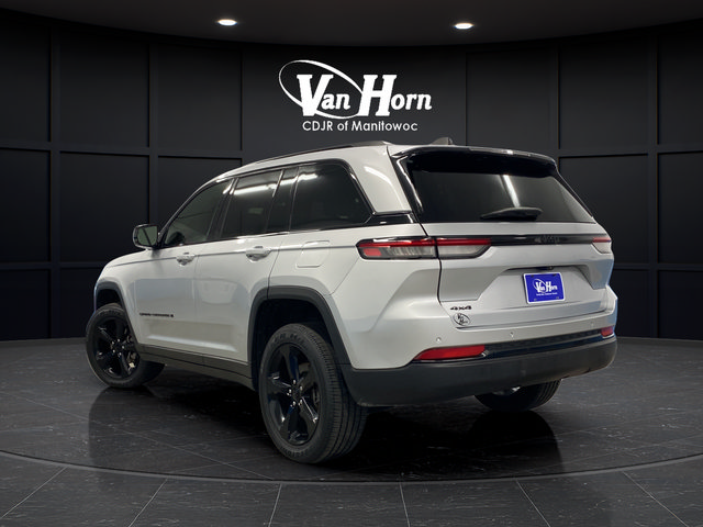 Used 2023 Jeep Grand Cherokee Altitude AWD/4WD image 5