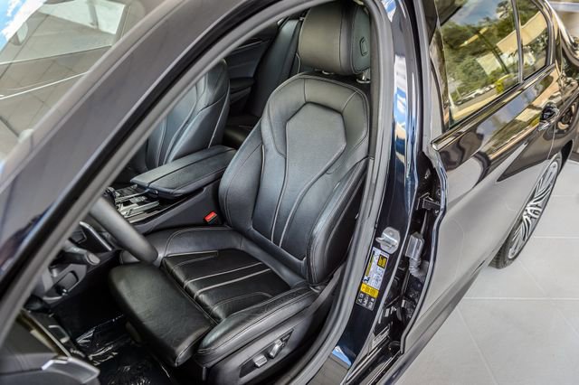 Used 2018 BMW 540i xDrive AWD/4WD image 39