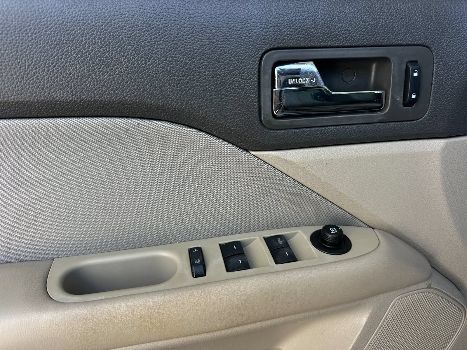 Used 2012 Ford Fusion SE FWD image 10