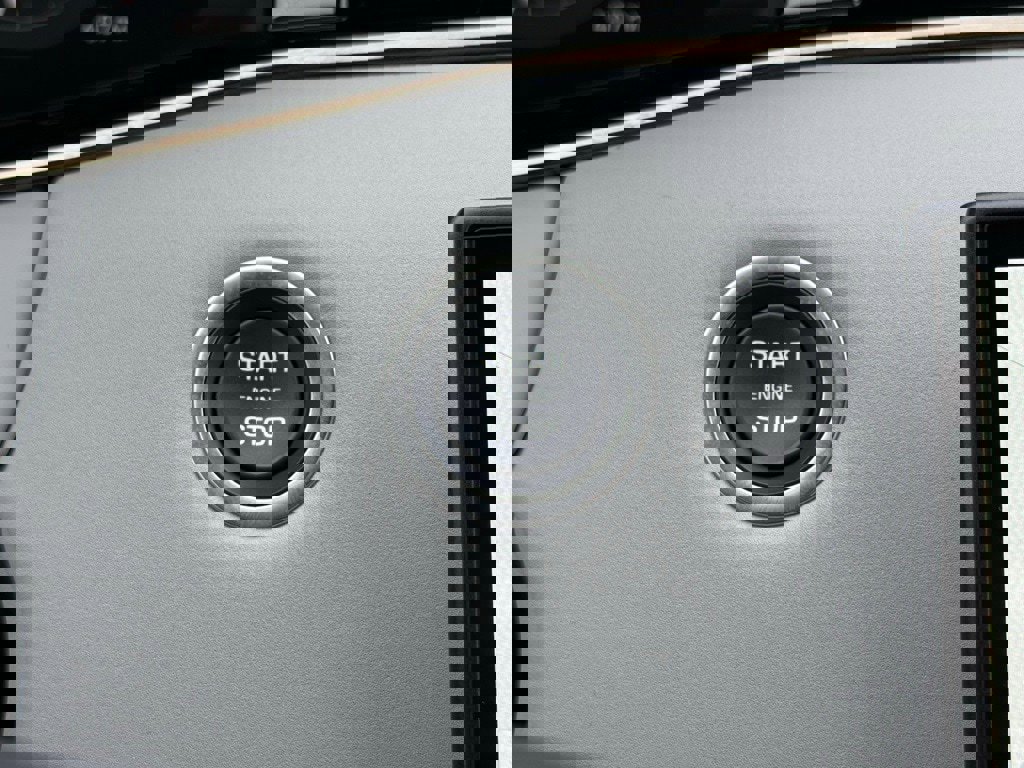 Certified 2026 Land Rover Range Rover Evoque Dynamic SE image 24