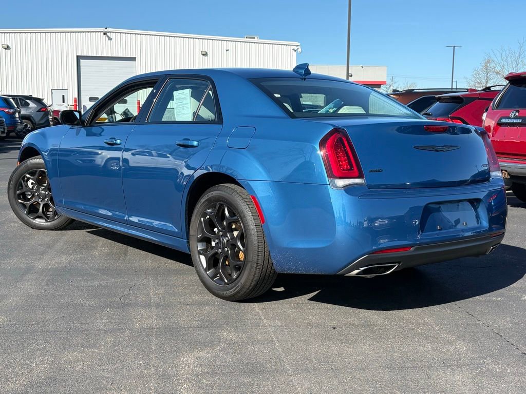 Used 2022 Chrysler 300 Touring L w/ Comfort Group AWD/4WD image 5