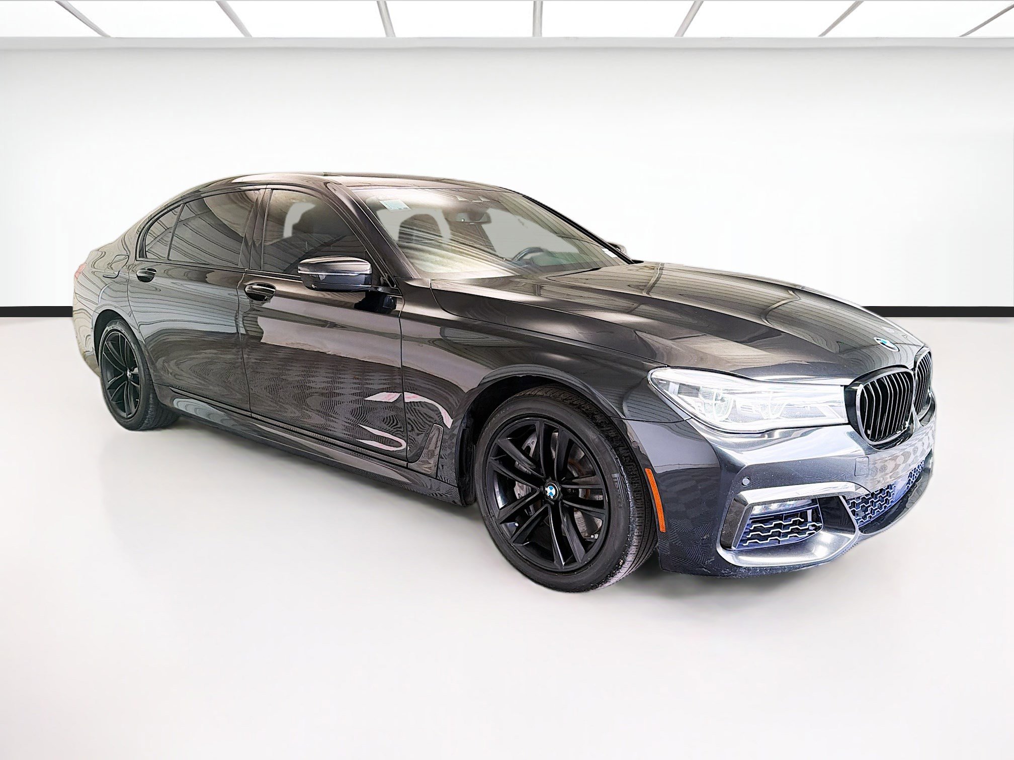 Used 2016 BMW 750i RWD image 3