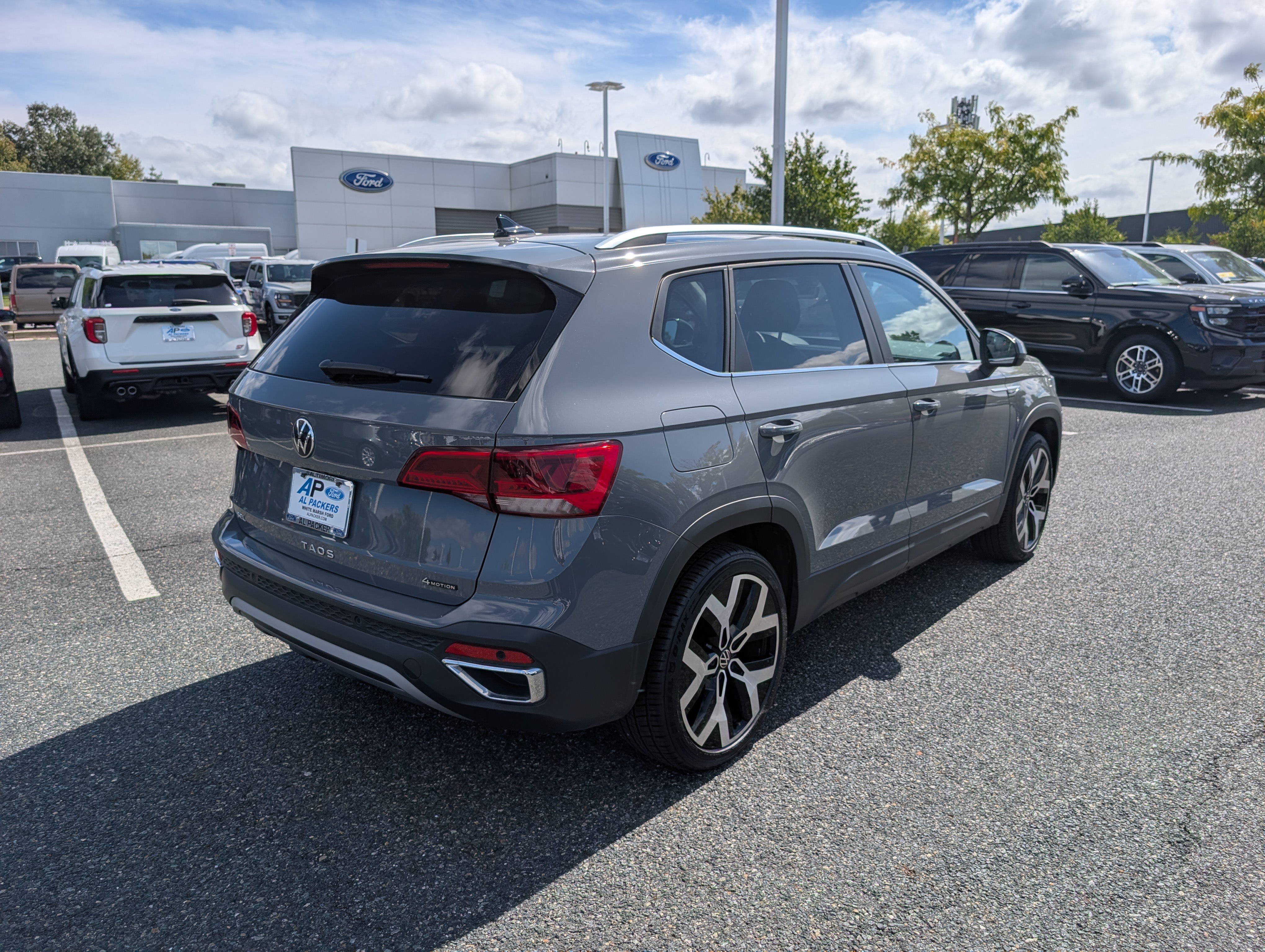 Used 2022 Volkswagen Taos SEL AWD/4WD image 4