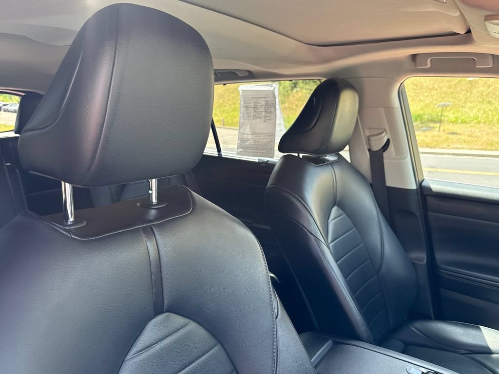 Used 2021 Toyota Highlander XLE AWD/4WD image 33