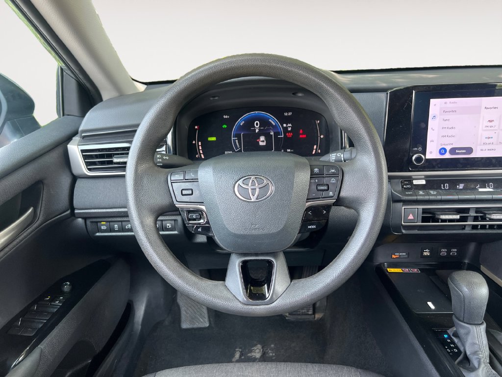 Used 2025 Toyota Camry LE FWD image 12