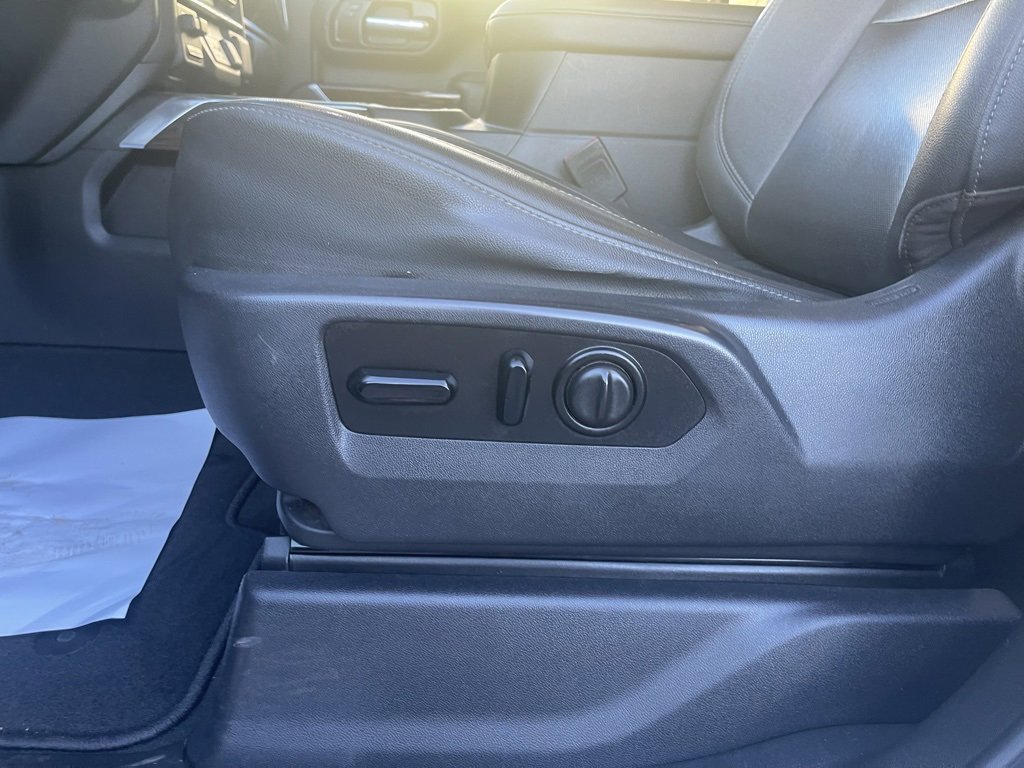 Used 2021 GMC Sierra 2500 SLT w/ SLT Premium Package image 16