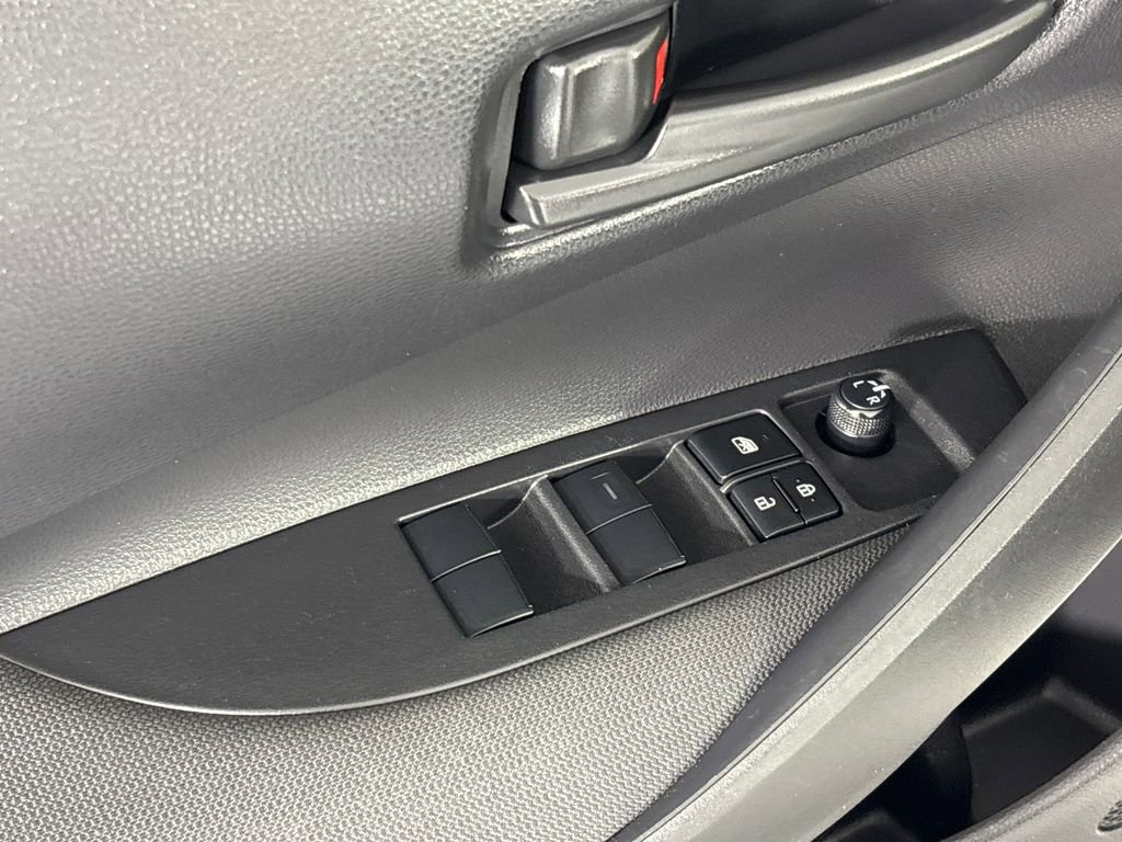 Used 2025 Toyota Corolla LE w/ LE Premium Package image 10