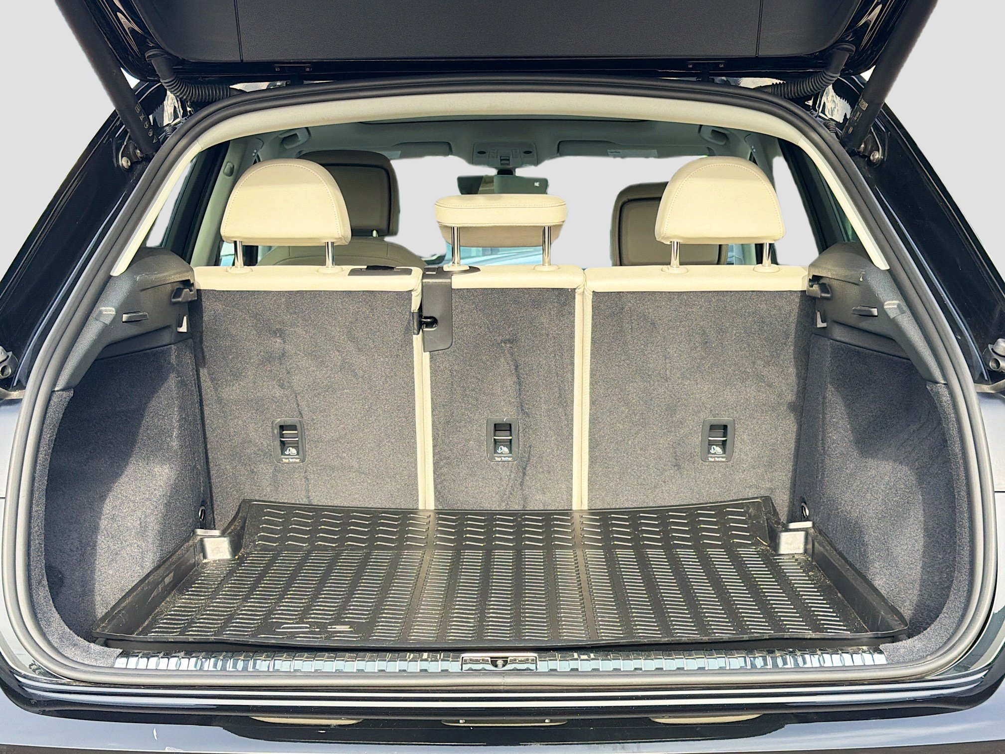 Certified 2024 Audi Q3 2.0T Premium Plus image 12