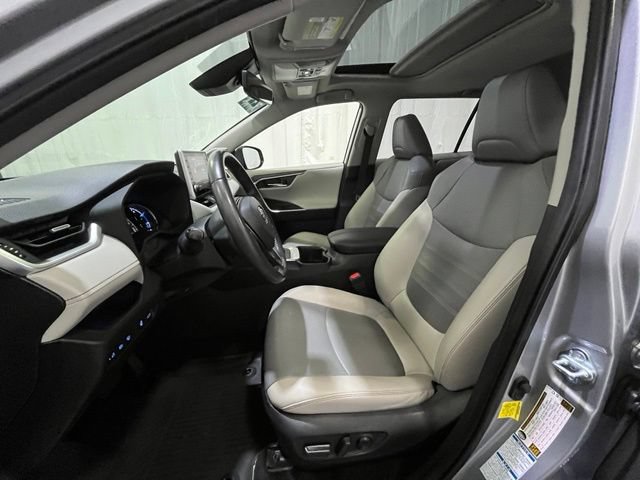Certified 2022 Toyota RAV4 Limited w/ Limited Grade Weather Package AWD/4WD image 10