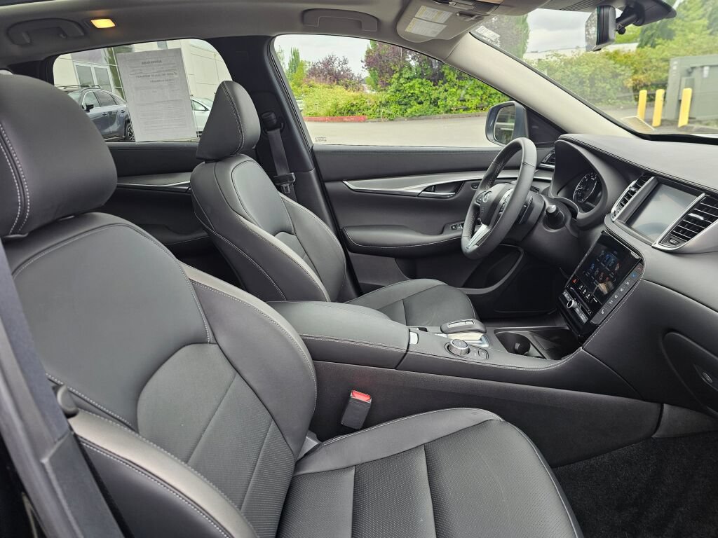 Used 2024 INFINITI QX60 Pure AWD/4WD image 11