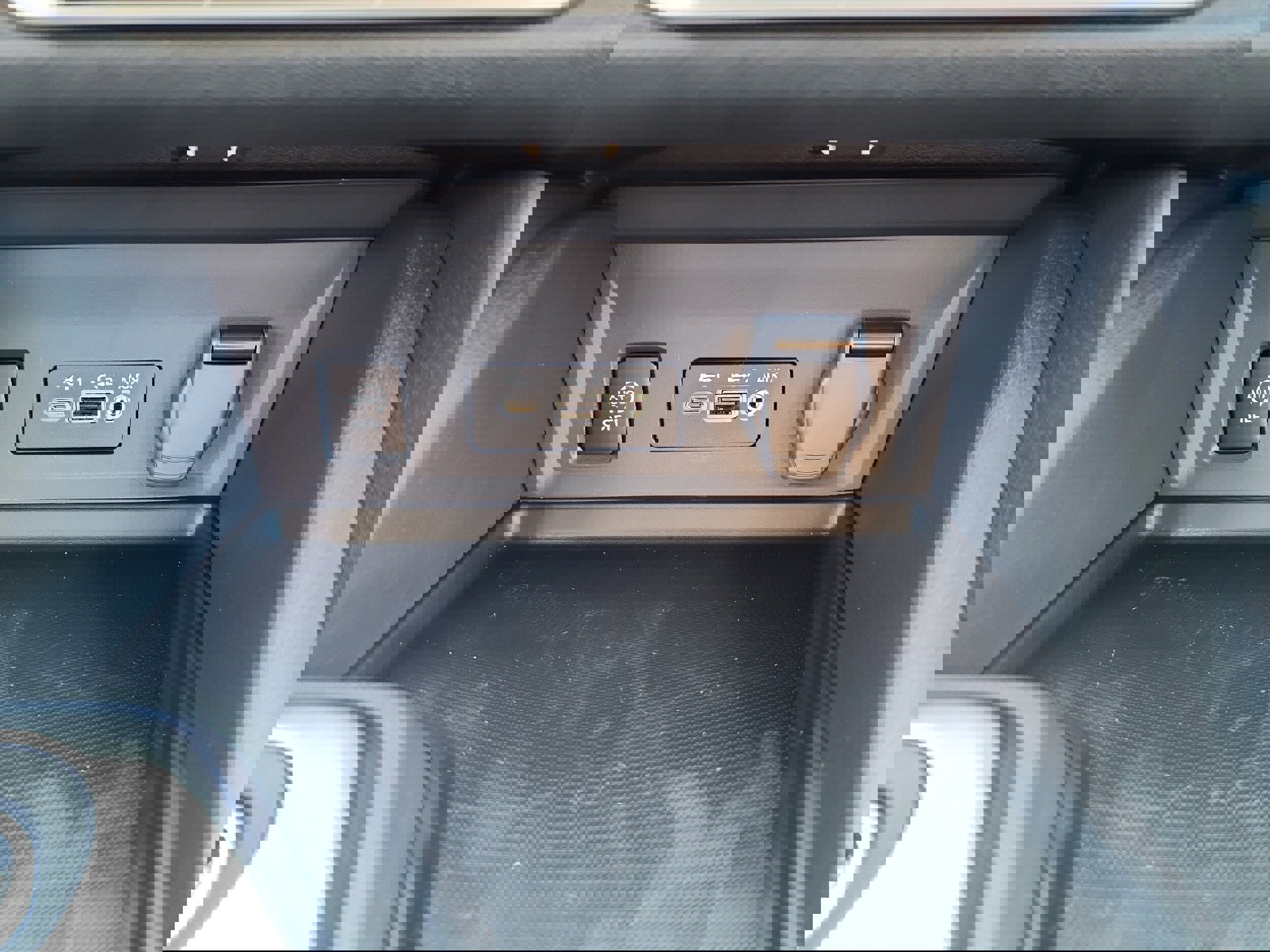 New 2025 Nissan Sentra SV w/ All-Weather Package image 13