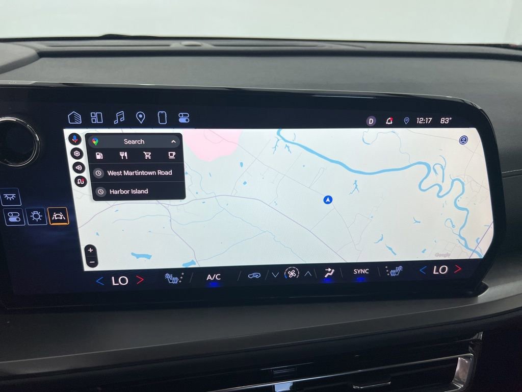 Used 2025 Chevrolet Traverse LT w/ Sun and Wheel Package FWD image 13