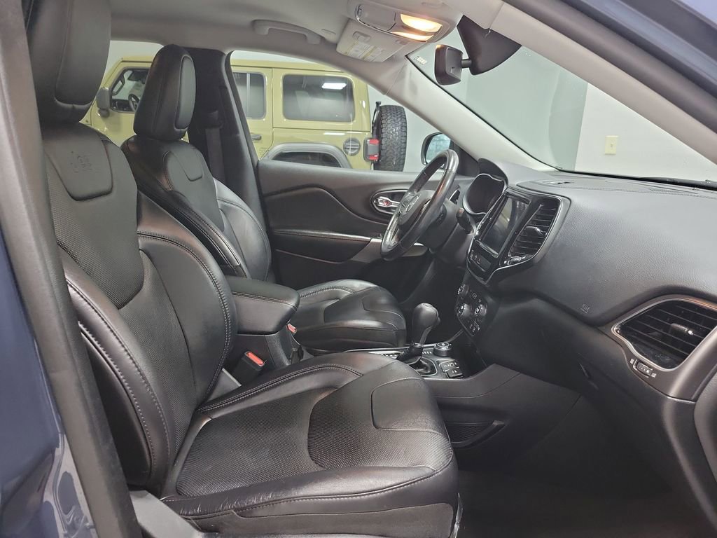 Used 2020 Jeep Cherokee Limited AWD/4WD image 20