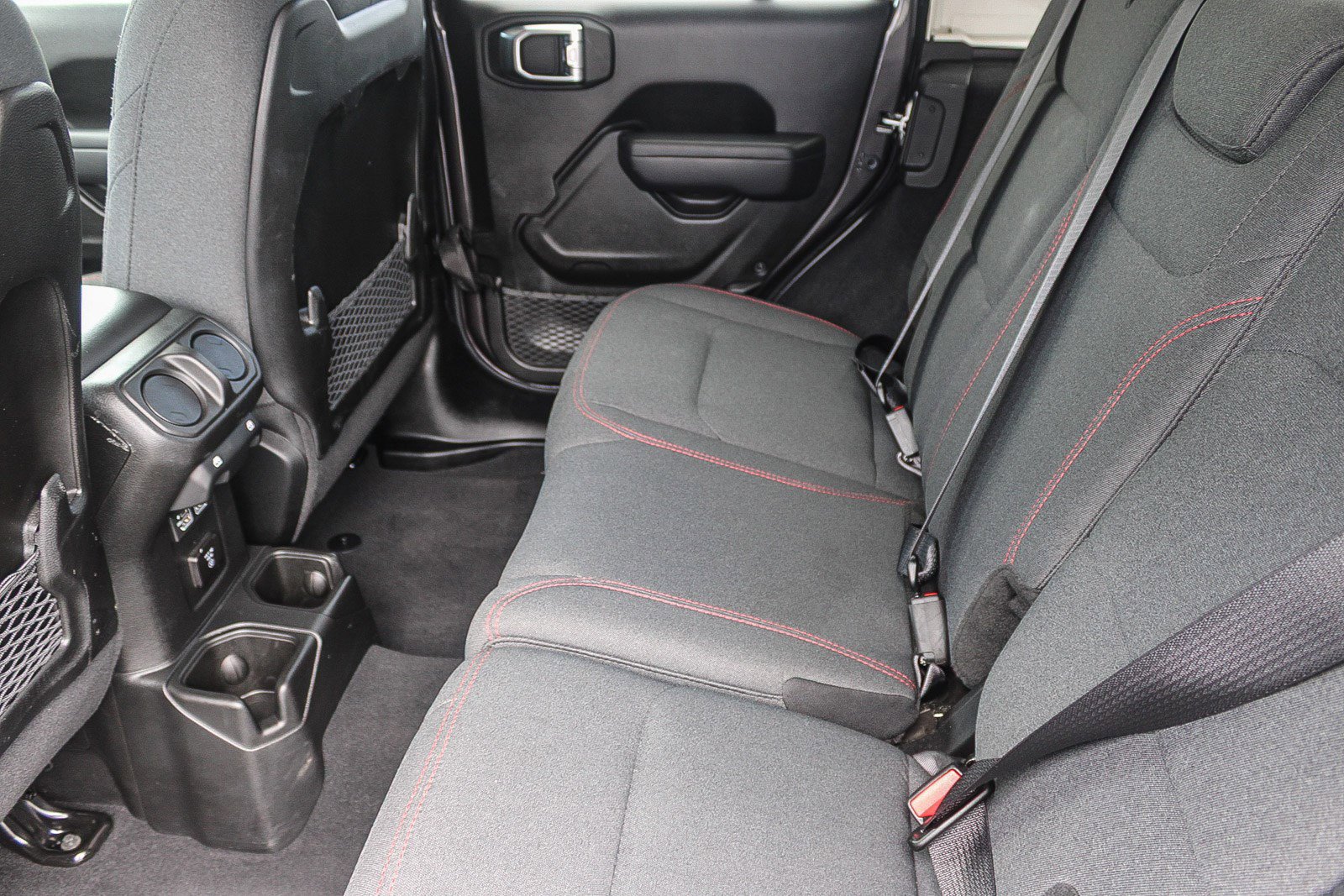 Used 2025 Jeep Wrangler Unlimited Rubicon image 19