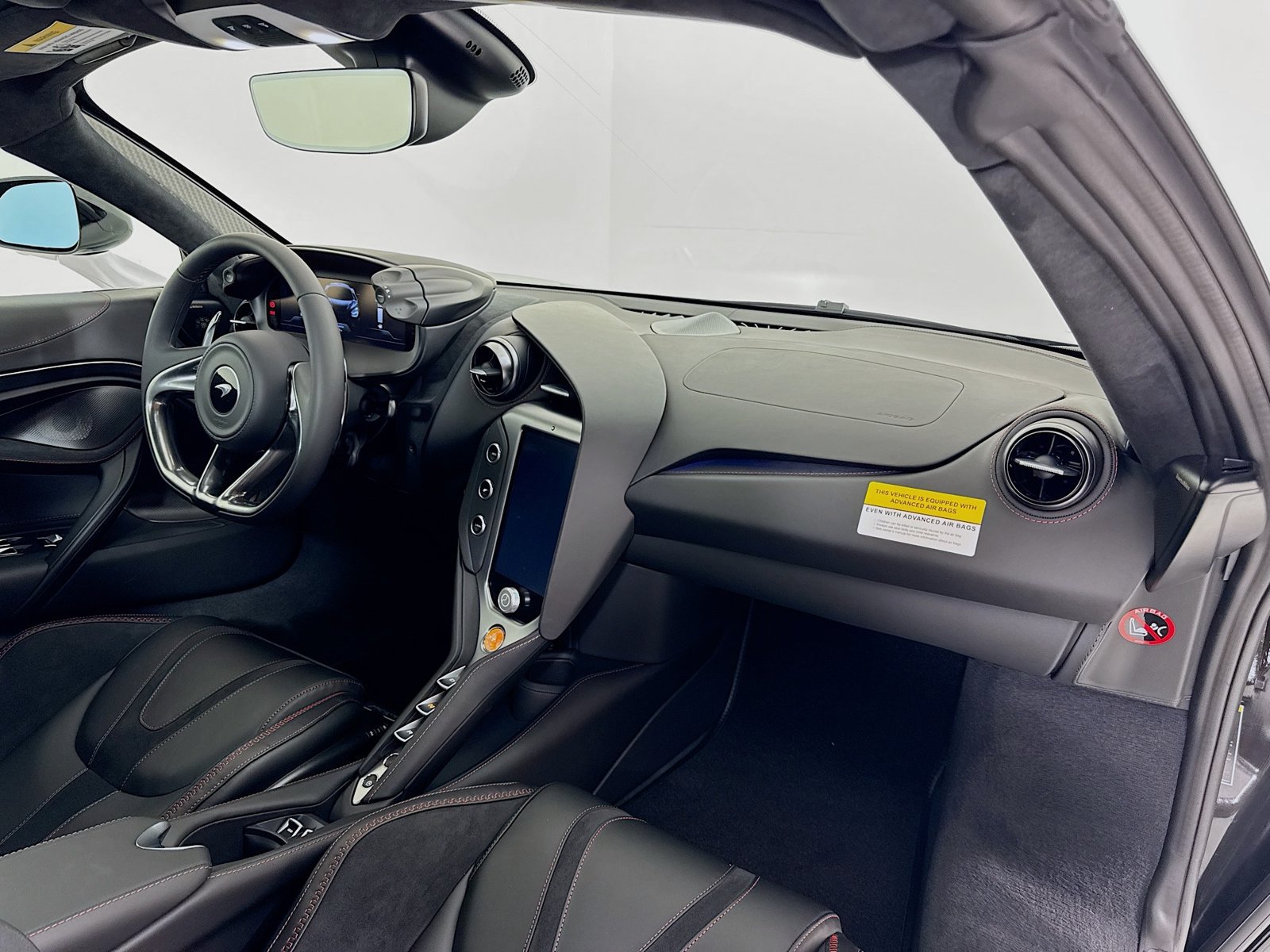 Used 2026 McLaren 750S Spider RWD image 25