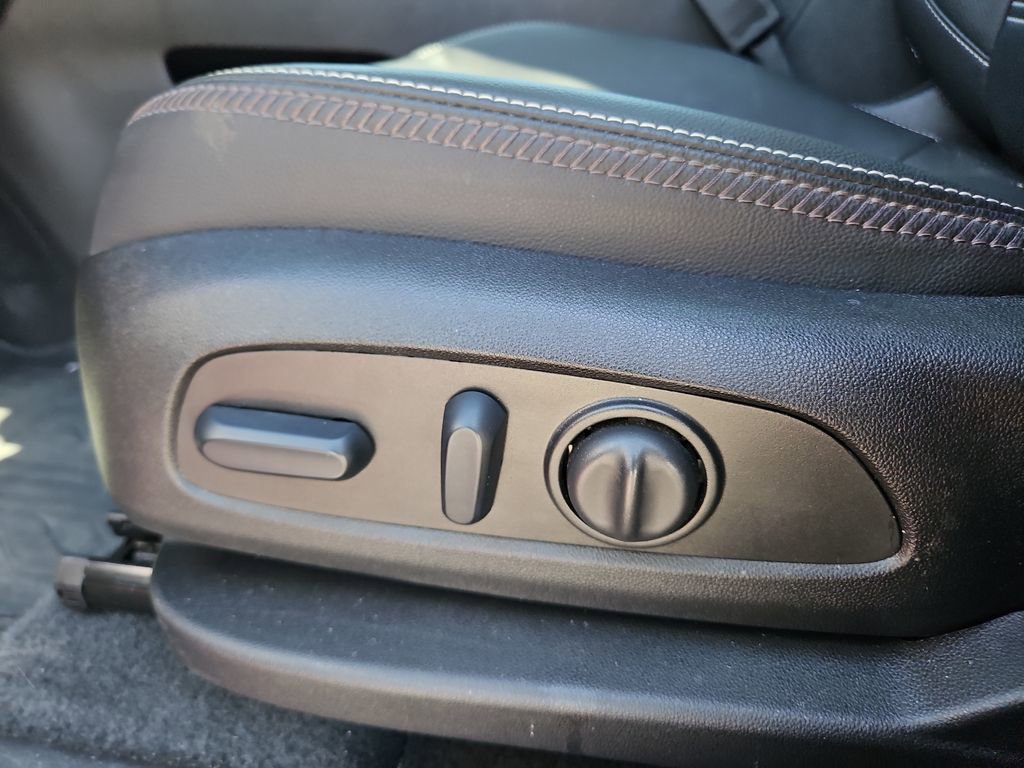 Used 2024 GMC Terrain Denali w/ Denali Premium Package image 14