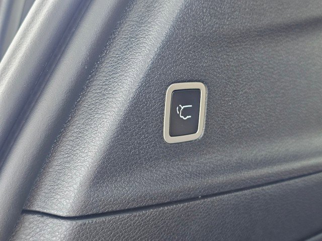 Certified 2023 Chrysler Pacifica Pinnacle FWD image 17