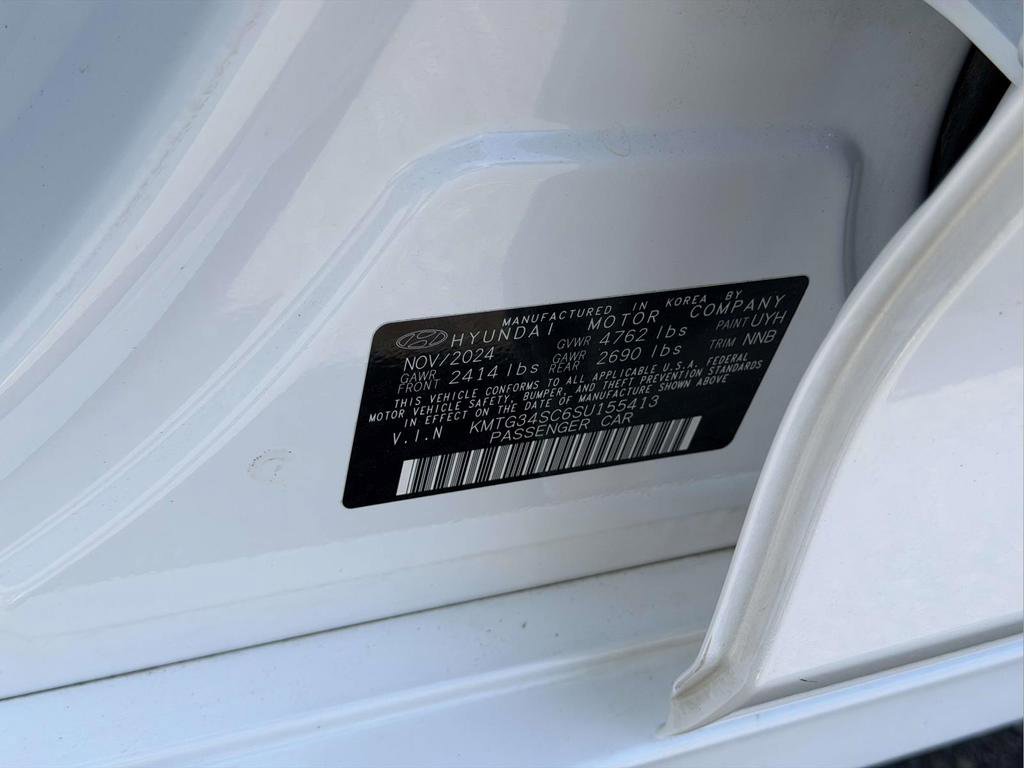 Used 2025 Genesis G70 2.5T image 27