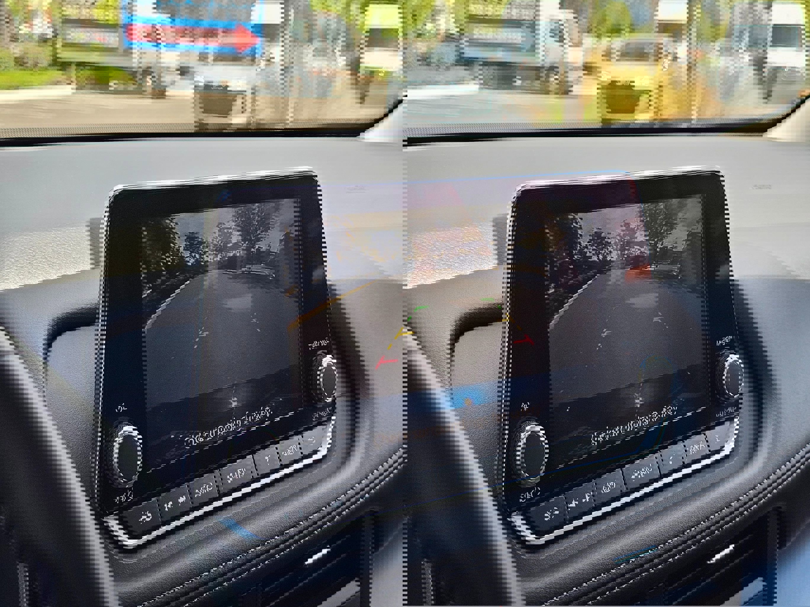 Used 2025 Nissan Rogue SV image 25