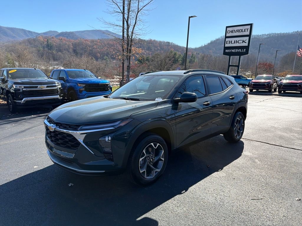 New 2025 Chevrolet Trax LT w/ Driver Confidence Package image 7