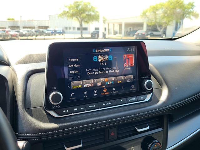 Used 2025 Nissan Rogue SV image 6