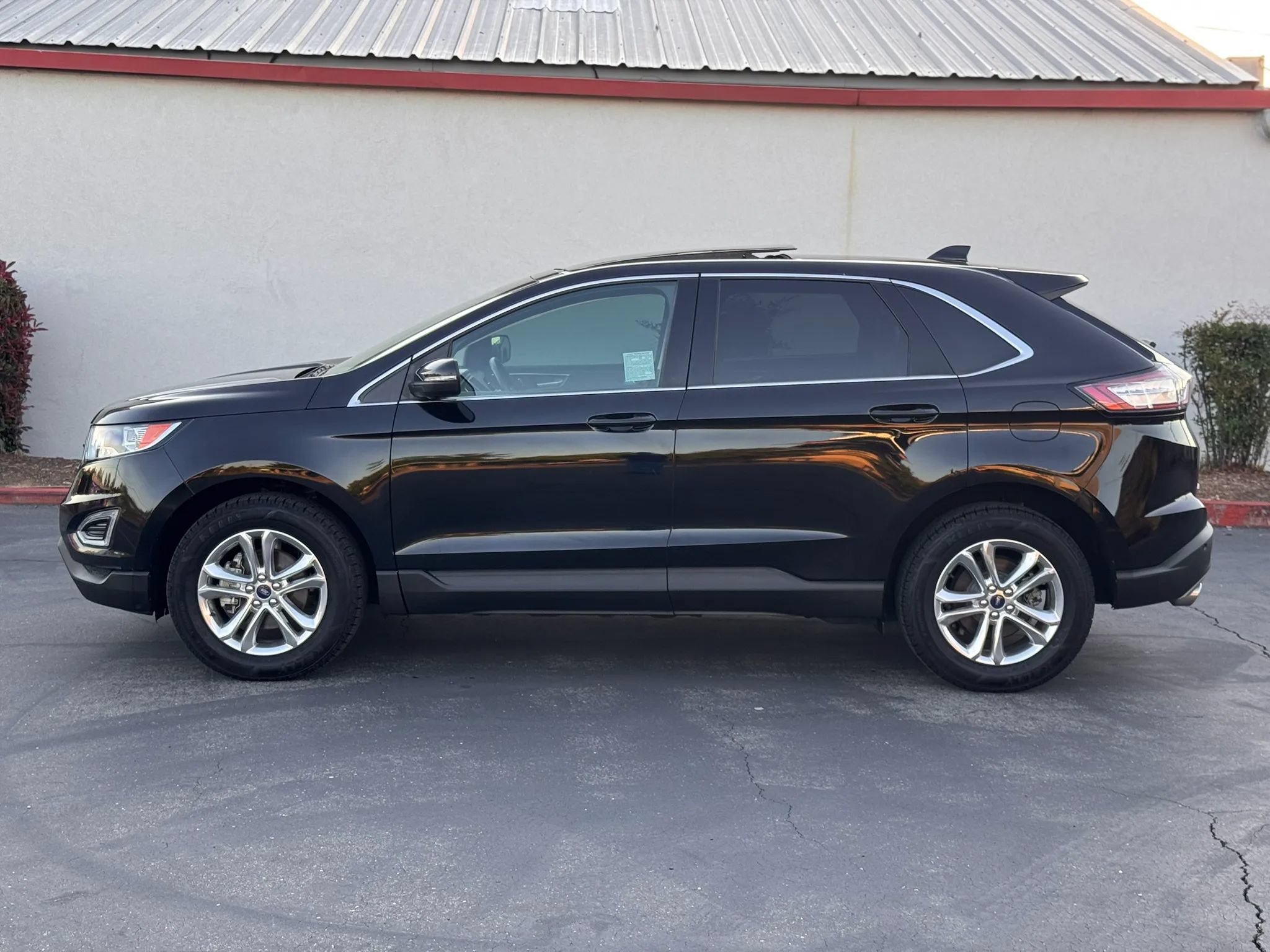 Used 2016 Ford Edge SEL w/ Equipment Group 201A FWD image 3