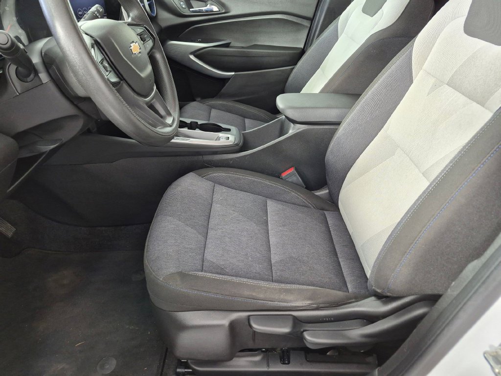 Used 2024 Chevrolet Trax LS w/ LS Convenience Package FWD image 12