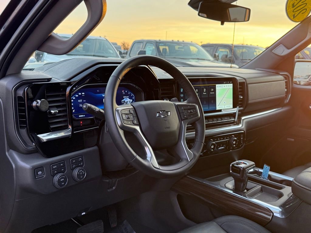 Used 2024 Chevrolet Silverado 1500 LT Trail Boss w/ LT Trail Boss Premium Package image 5