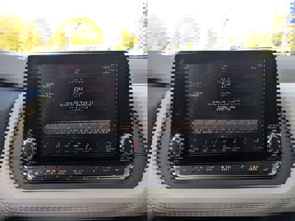 Used 2021 Nissan Rogue SV image 19