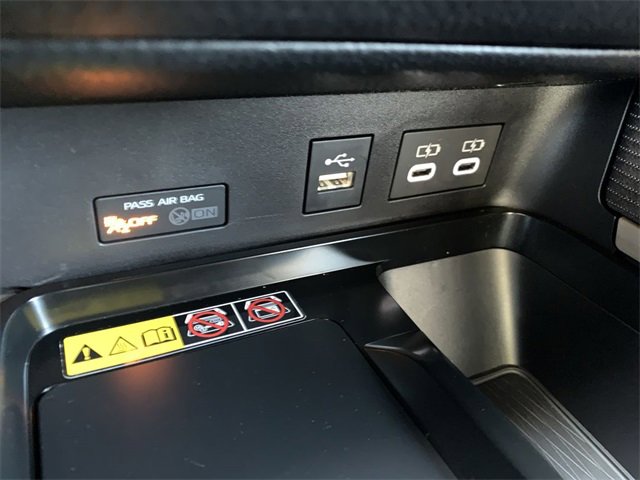 Used 2025 Toyota Camry SE image 27