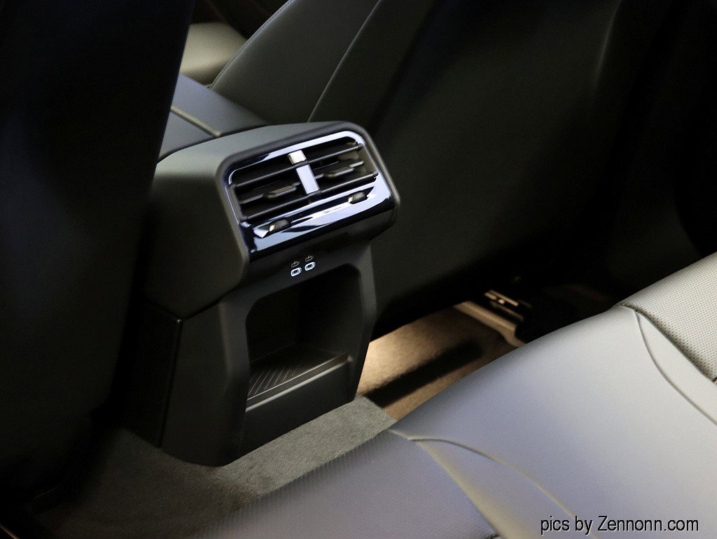 New 2026 BMW 530i xDrive w/ M Sport Package image 14